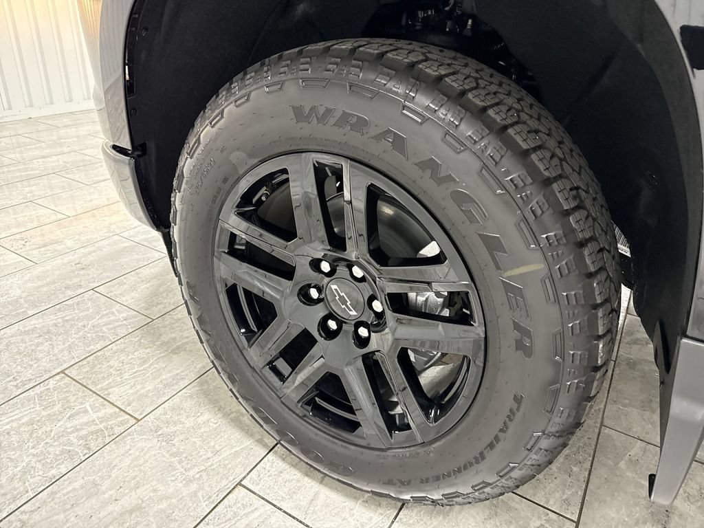 New 2026 Chevrolet Silverado 1500 Custom w/ Turbomax Blackout Package AWD/4WD image 34