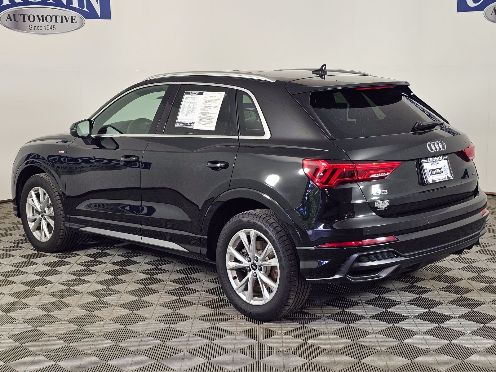 Used 2022 Audi Q3 2.0T Premium Plus w/ Premium Plus Package AWD/4WD image 35