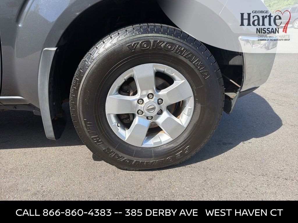 Used 2010 Nissan Frontier SE w/ SE Value Truck Pkg AWD/4WD image 9