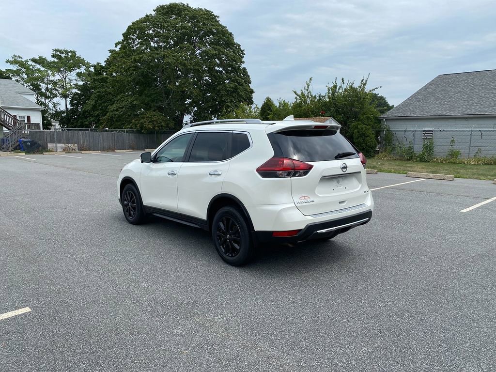 Used 2018 Nissan Rogue SV w/ Premium Package image 9