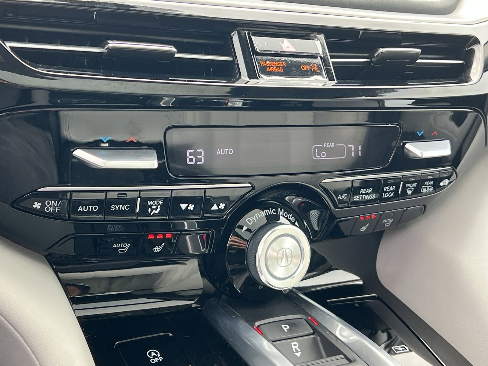 Used 2023 Acura MDX SH-AWD w/ Technology Package image 21