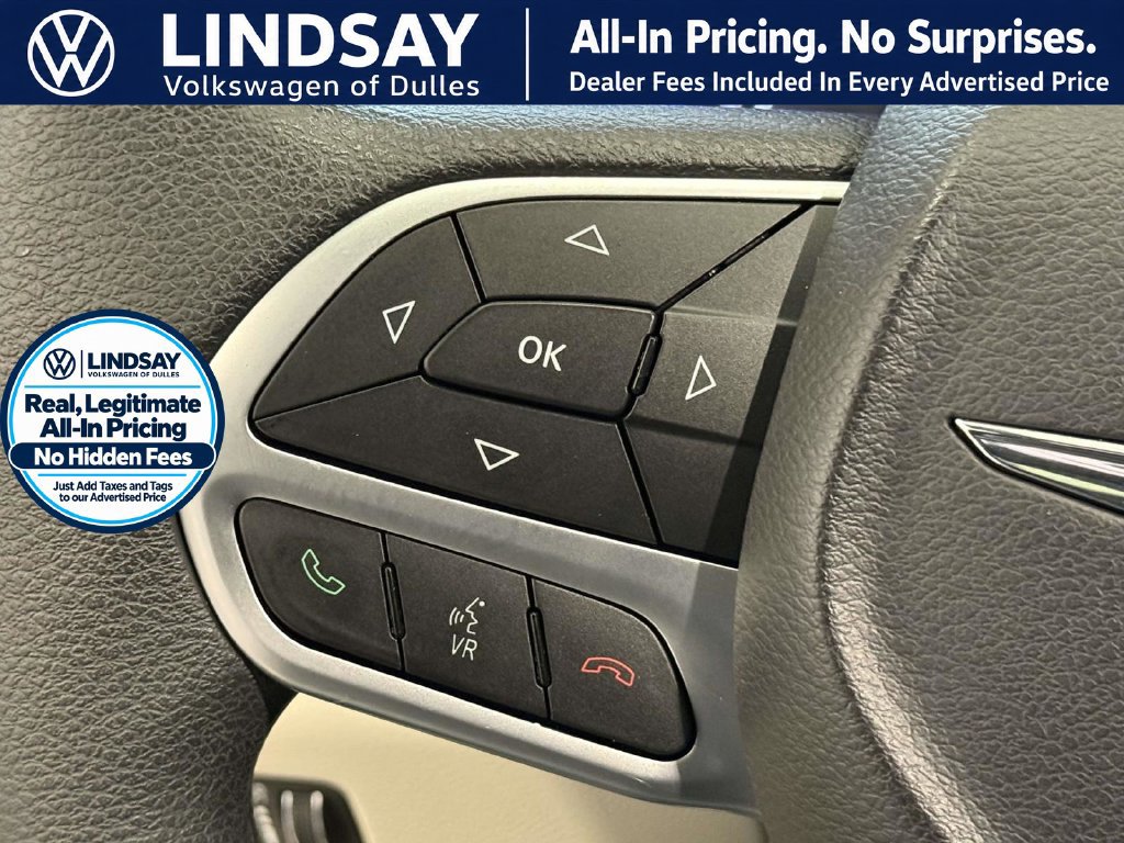 Used 2017 Chrysler Pacifica Touring FWD image 22