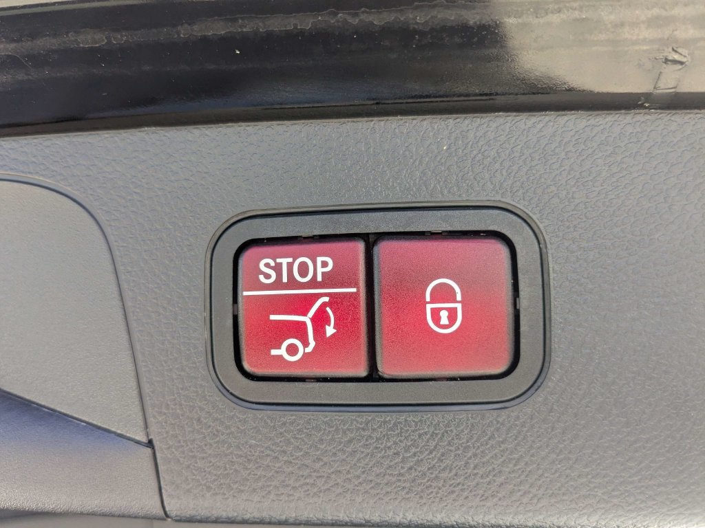 Used 2020 Mercedes-Benz GLC 300 image 18