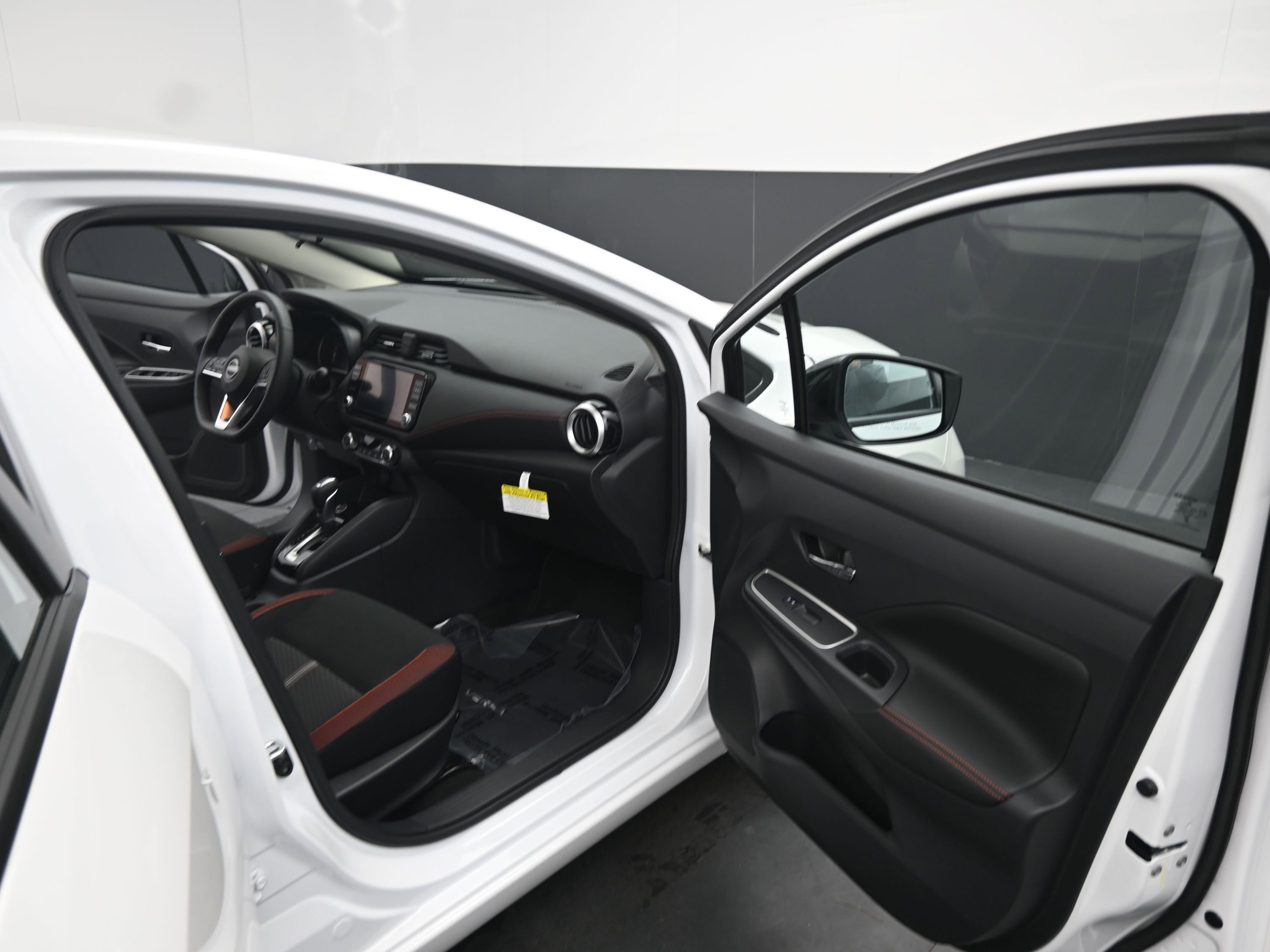 Certified 2025 Nissan Versa SR w/ Trunk Package image 20