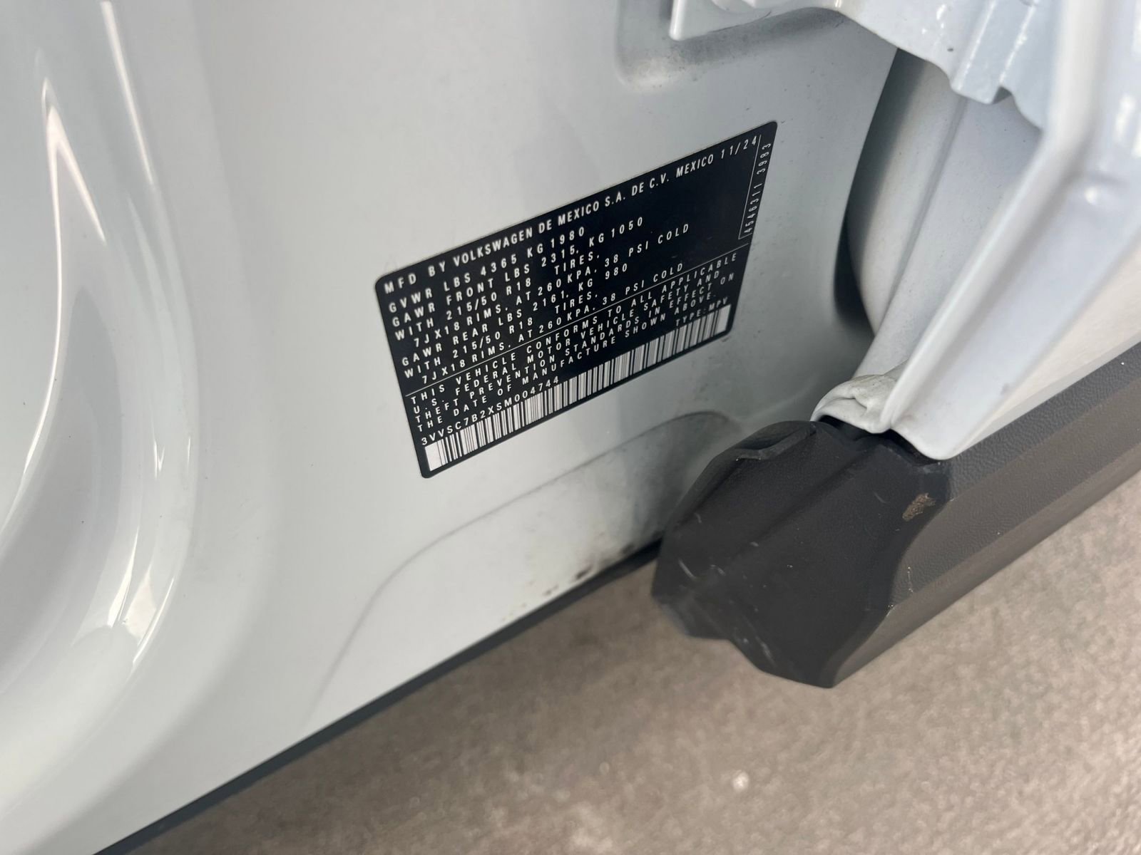 Used 2025 Volkswagen Taos SE FWD image 30