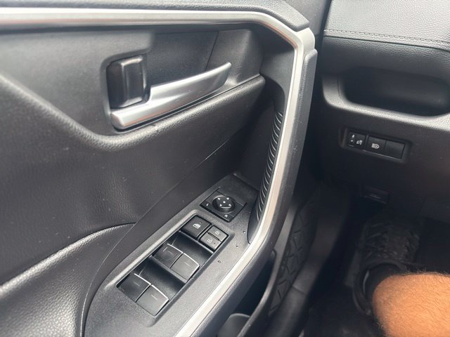 Used 2025 Toyota RAV4 XLE AWD/4WD image 17