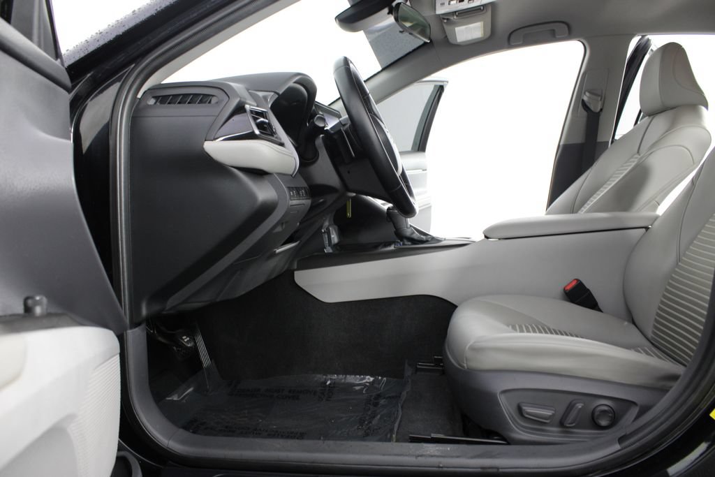 Used 2021 Toyota Camry SE FWD image 15