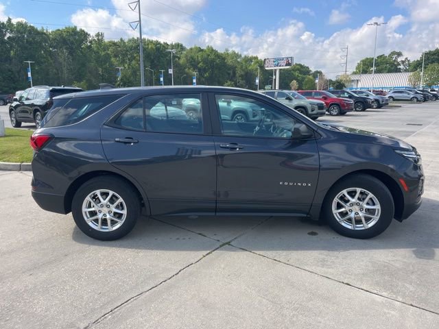 Used 2022 Chevrolet Equinox LS w/ Driver Confidence II Package image 8