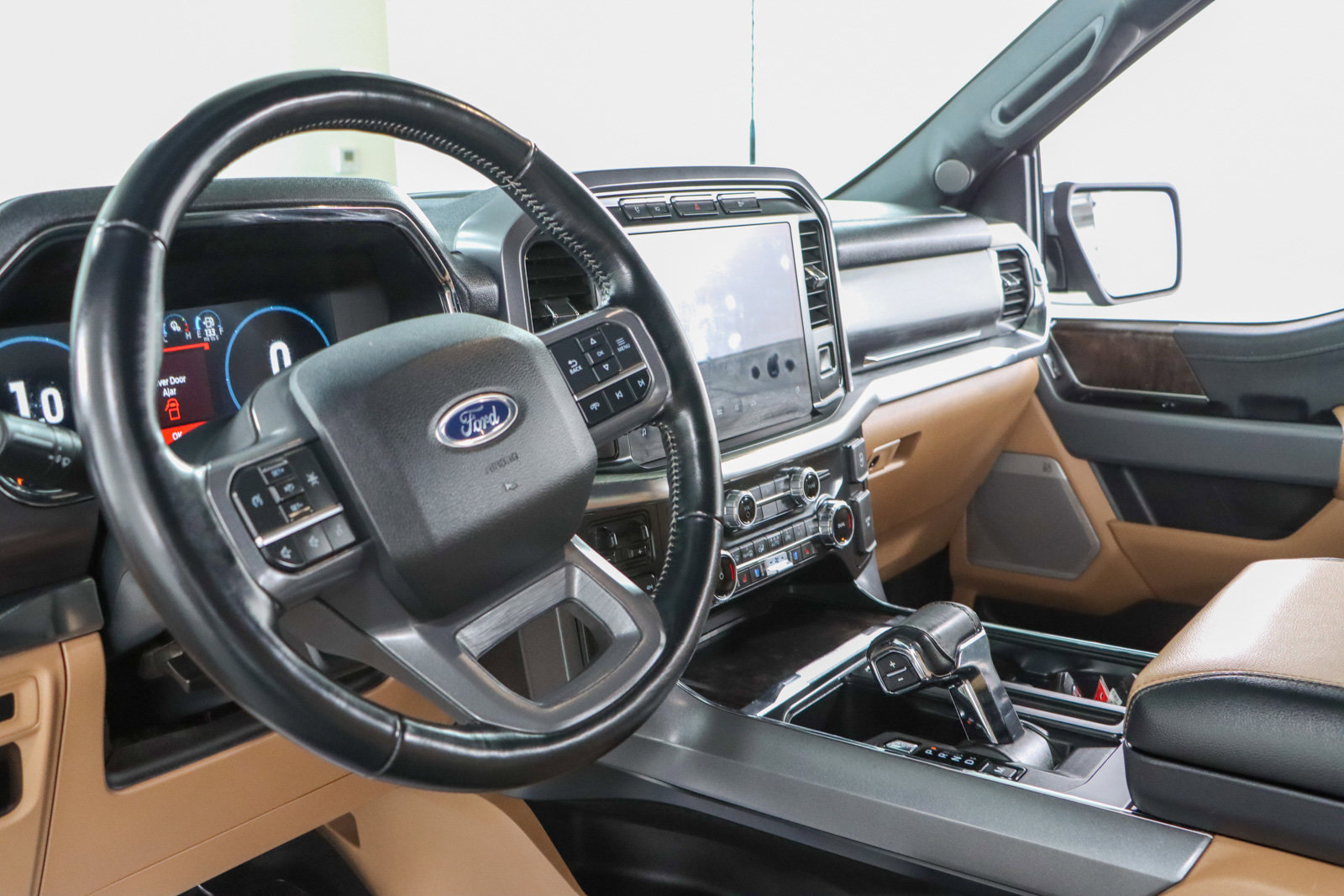 Used 2023 Ford F150 Lariat image 24