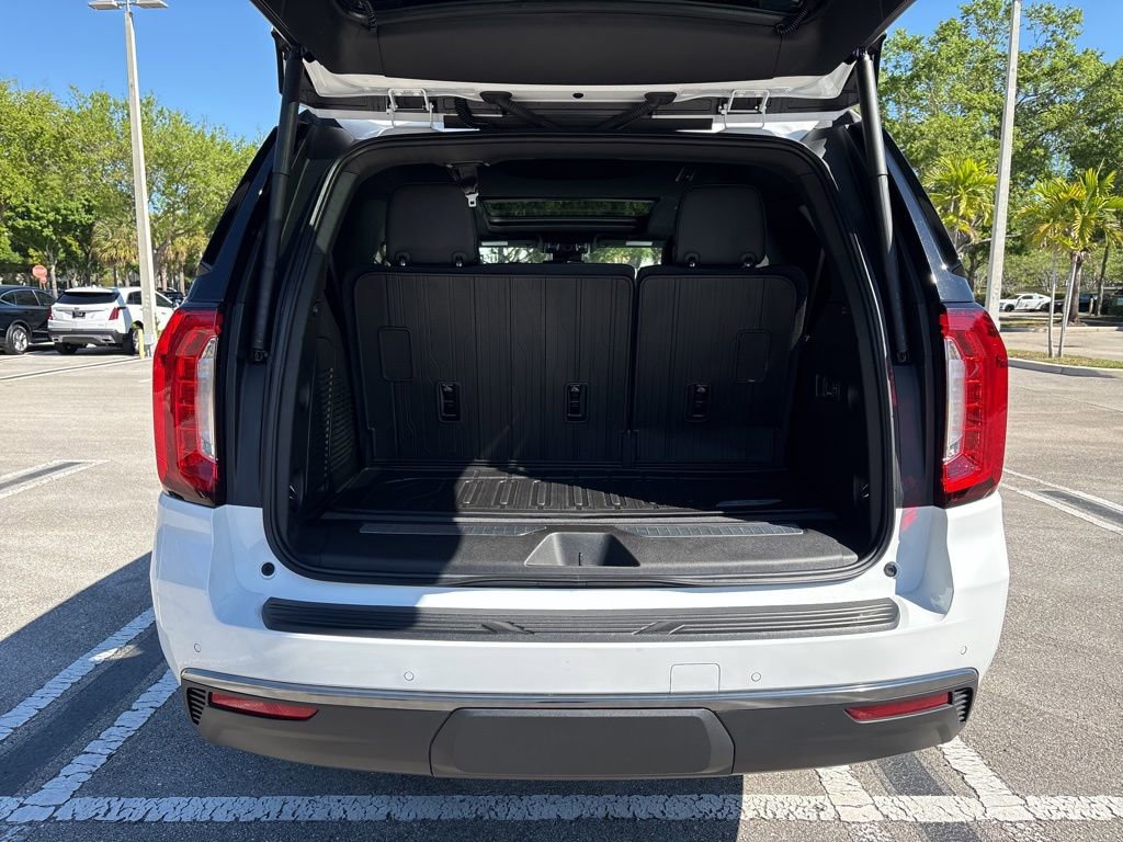 Used 2024 GMC Yukon AT4 w/ AT4 Premium Package AWD/4WD image 24
