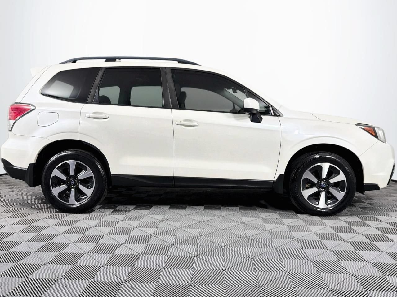 Used 2018 Subaru Forester 2.5i Premium AWD/4WD image 27