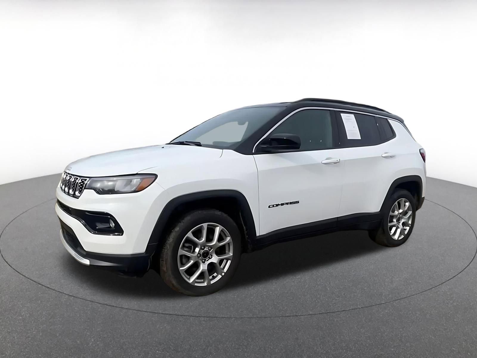 Used 2025 Jeep Compass Limited AWD/4WD image 8