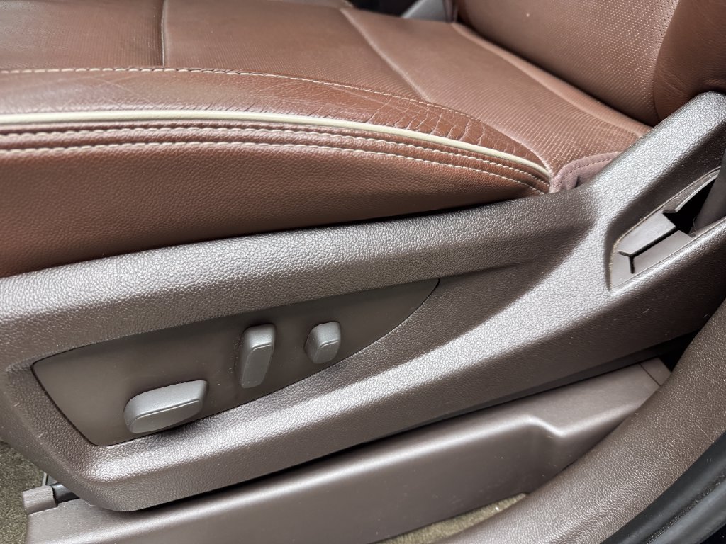 Used 2015 Chevrolet Silverado 1500 High Country w/ High Country Premium Package AWD/4WD image 10