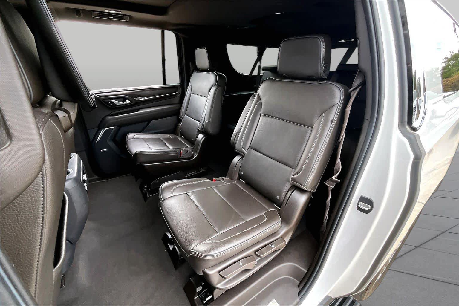 Used 2021 GMC Yukon XL Denali w/ LPO, Illumination Package AWD/4WD image 21
