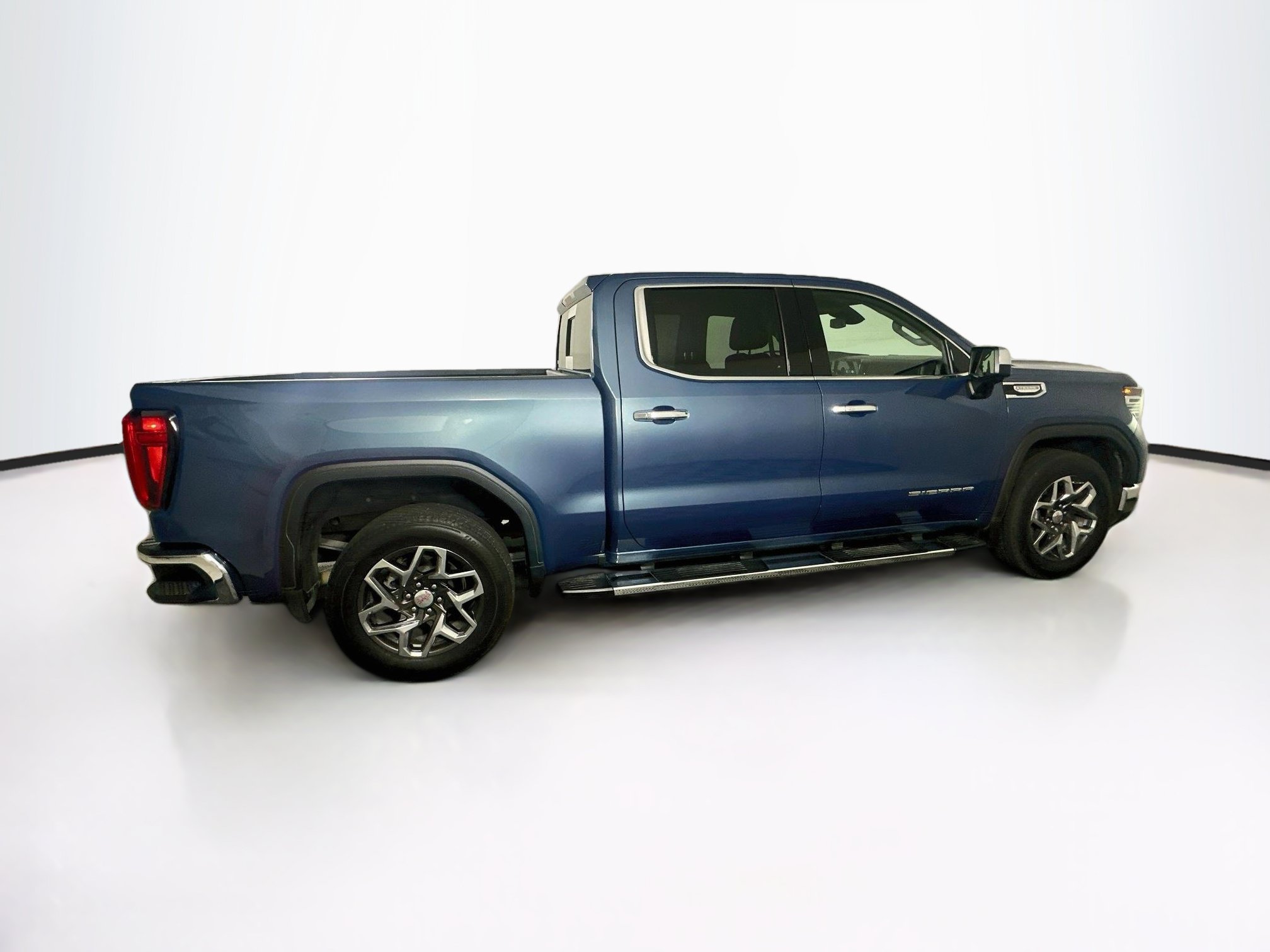 Used 2024 GMC Sierra 1500 SLT RWD image 10