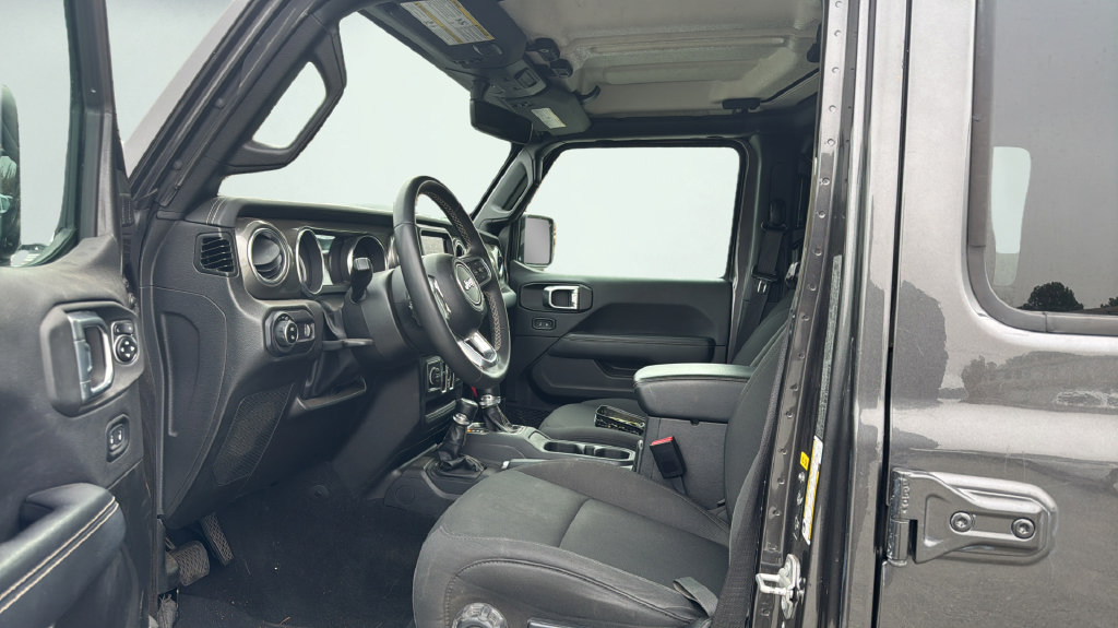 Used 2023 Jeep Gladiator Overland AWD/4WD image 16