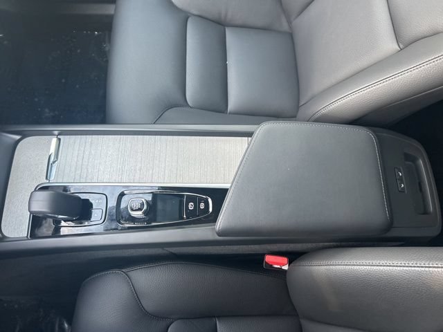 Certified 2025 Volvo XC60 B5 Plus AWD/4WD image 26