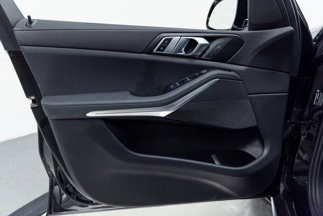 Certified 2022 BMW X5 xDrive40i w/ Premium Package image 11