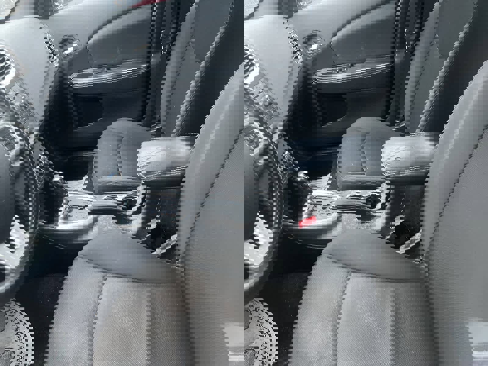 Used 2013 Dodge Avenger SXT image 25