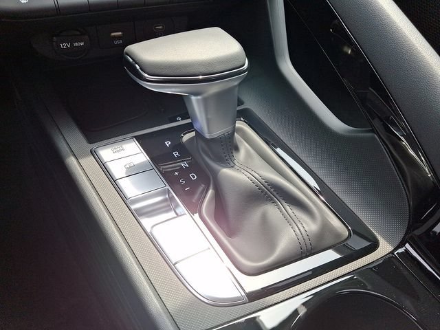 New 2026 Hyundai Elantra Limited FWD image 17