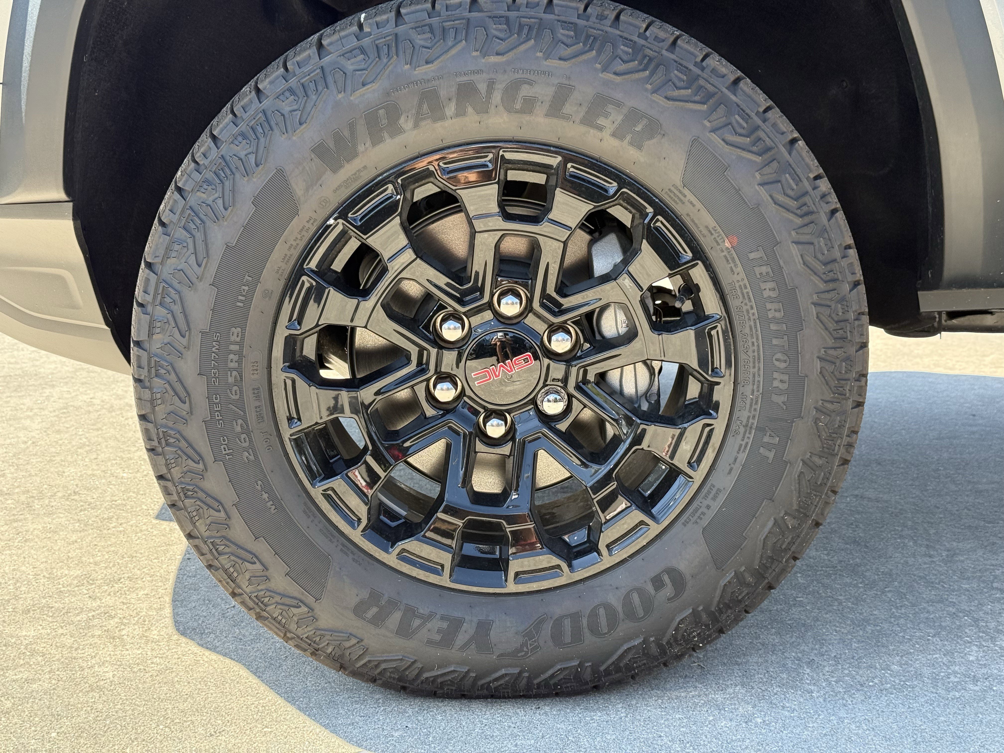 New 2026 GMC Canyon Elevation w/ Convenience Package image 9