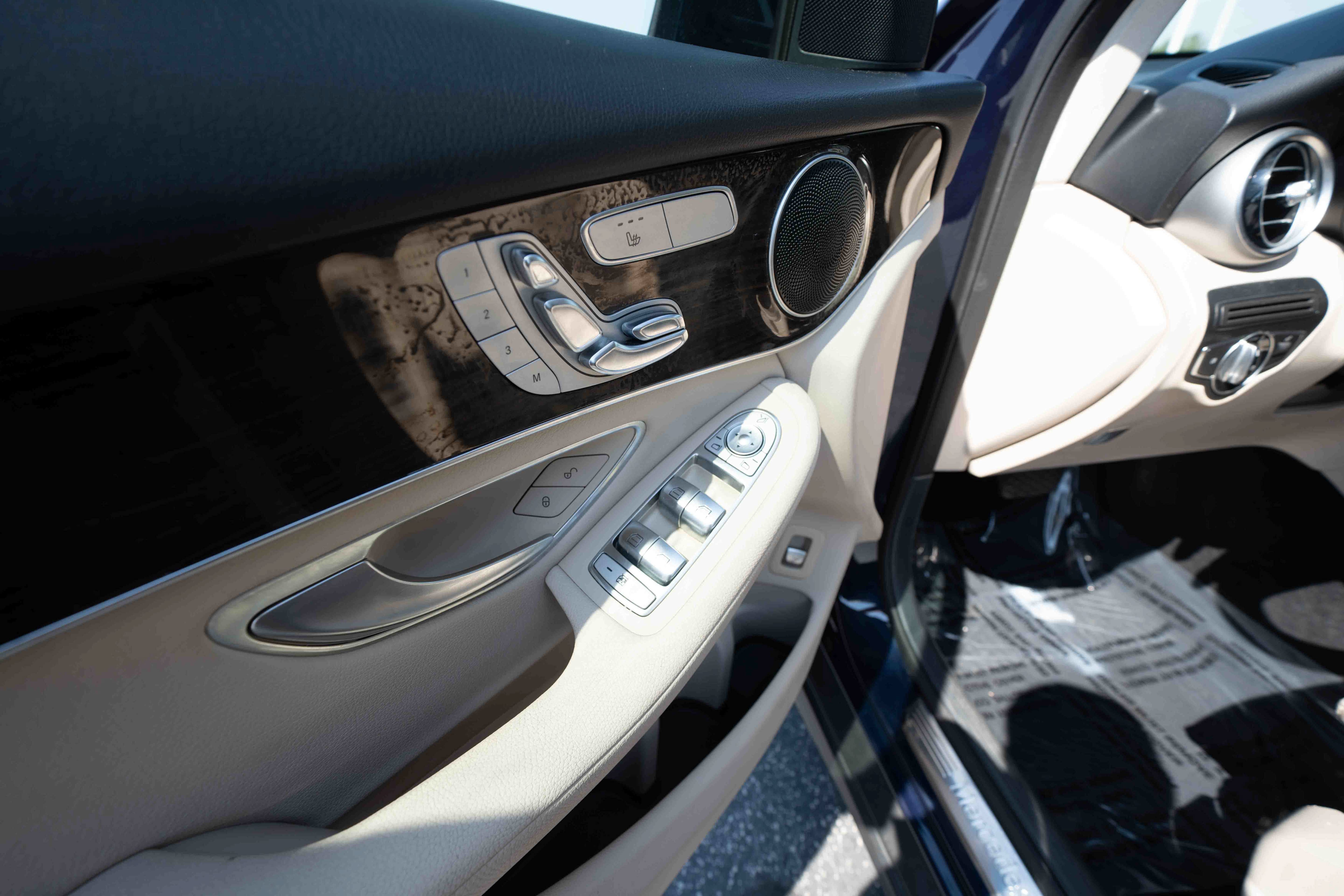 Used 2016 Mercedes-Benz GLC 300 image 7