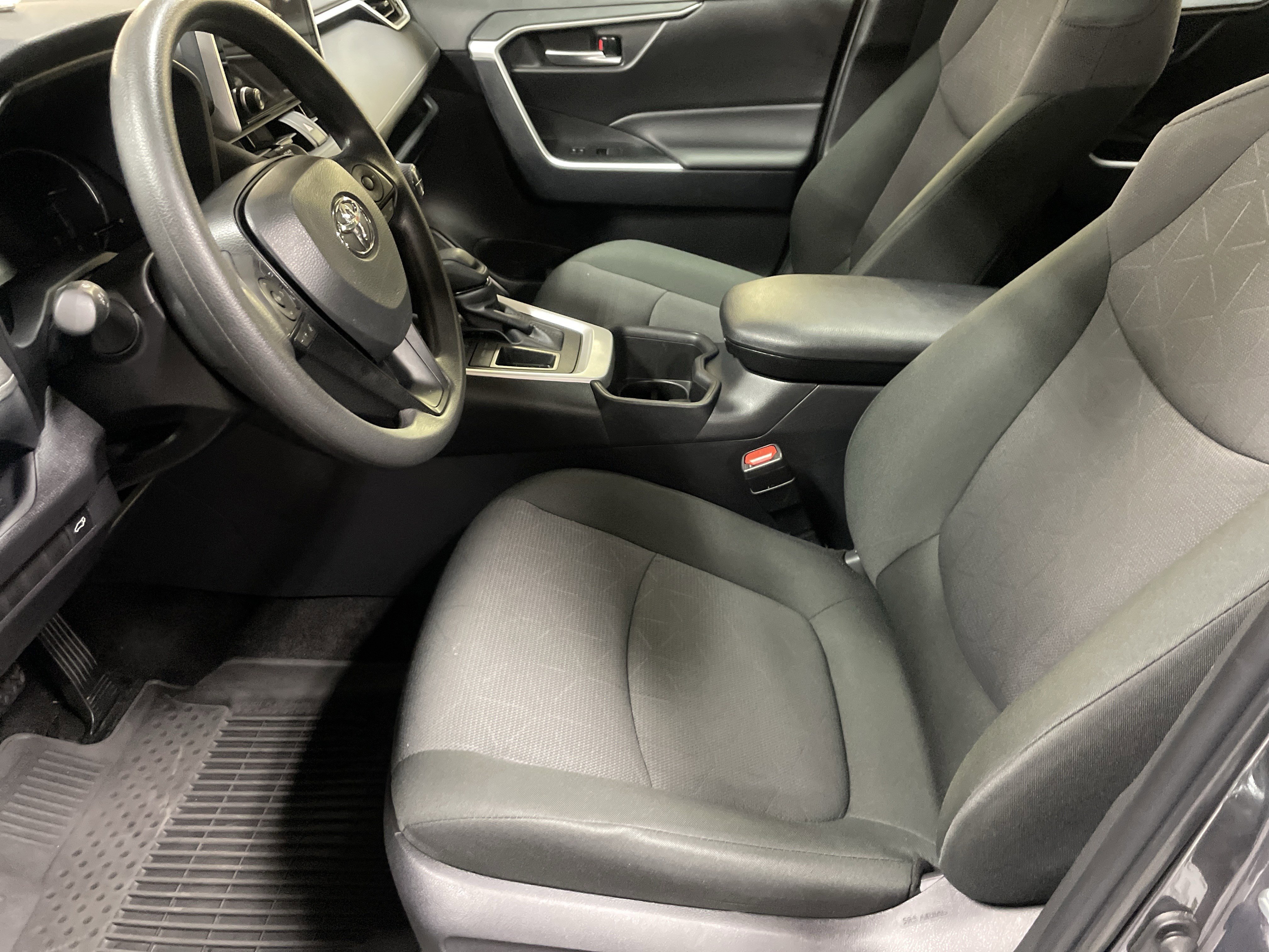 Used 2025 Toyota RAV4 XLE image 16