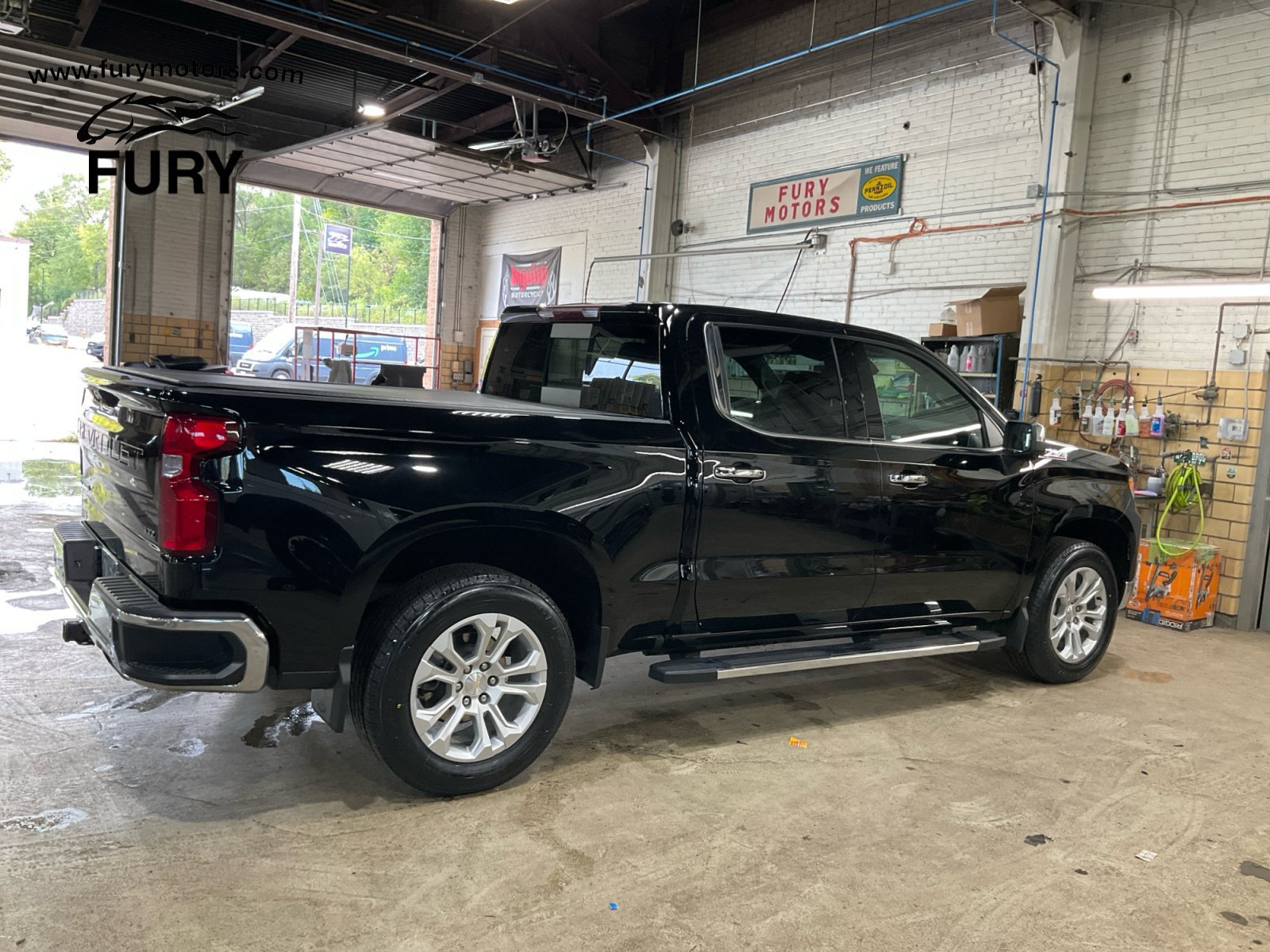Used 2023 Chevrolet Silverado 1500 LTZ AWD/4WD image 33