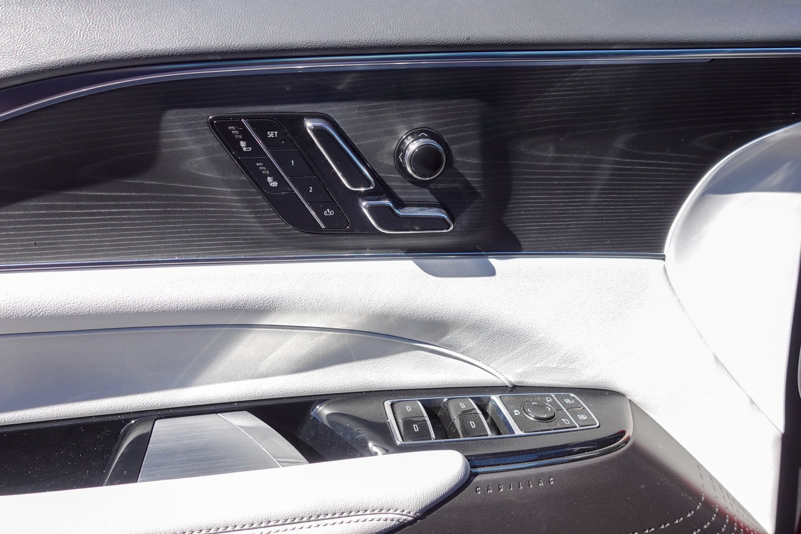 Used 2024 Cadillac Lyriq Luxury w/ LPO, Floor Liner Package RWD image 15