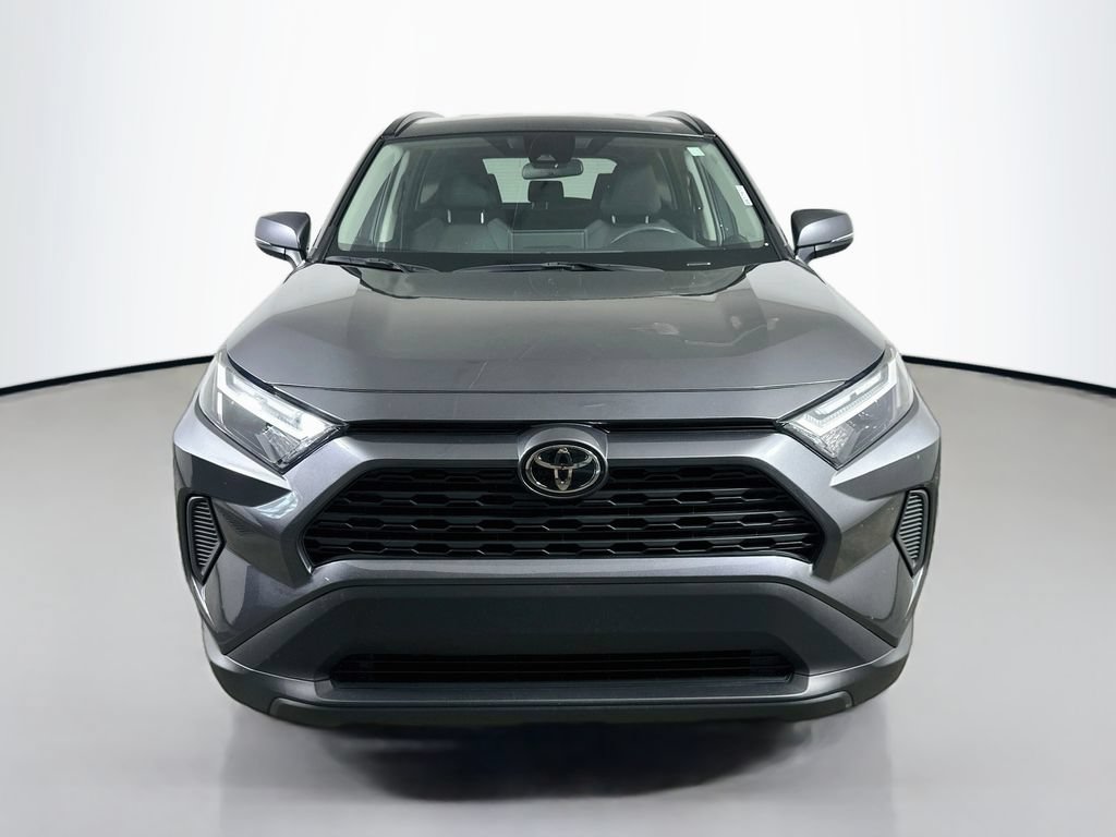 Used 2025 Toyota RAV4 XLE FWD image 2