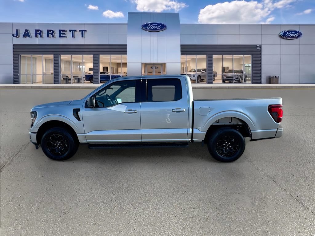 Used 2026 Ford F150 XLT w/ XLT Black Appearance Package RWD image 4