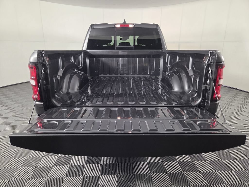Used 2025 RAM 1500 Big Horn RWD image 27