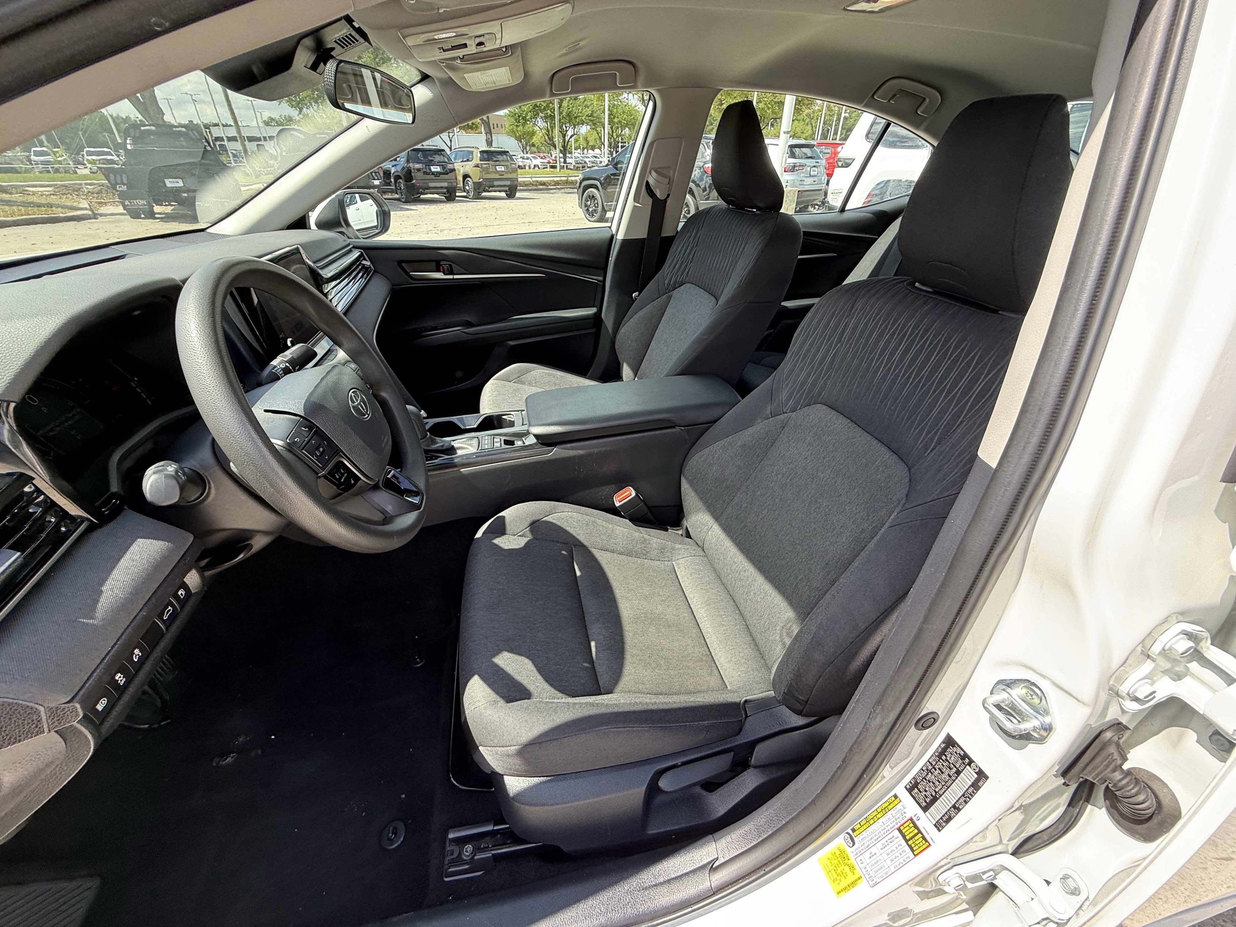 Used 2025 Toyota Camry LE image 29