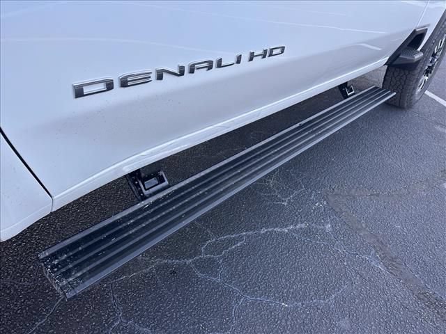 New 2026 GMC Sierra 2500 Denali w/ Denali Reserve Package AWD/4WD image 16