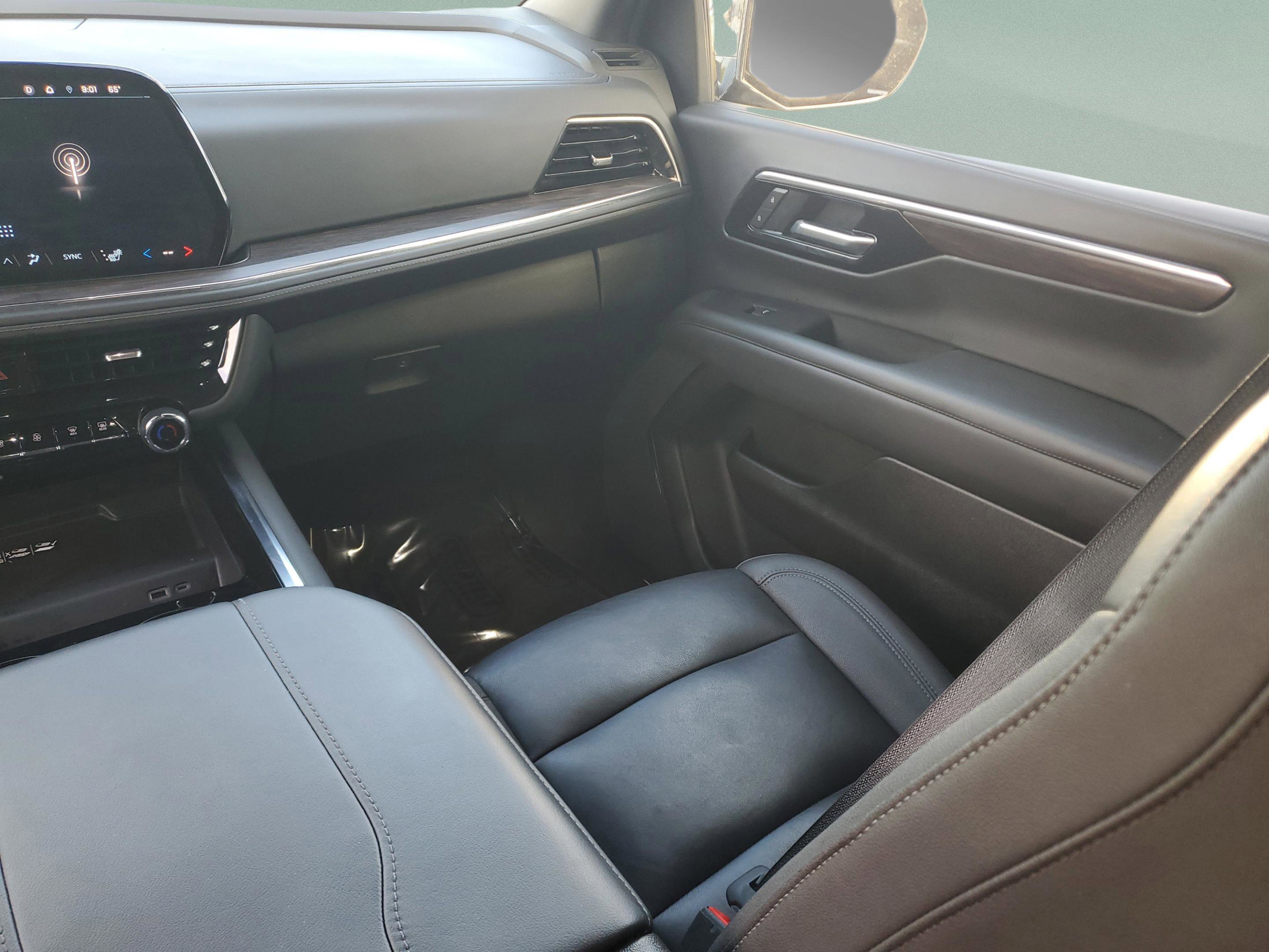 Used 2025 Chevrolet Tahoe LT image 14