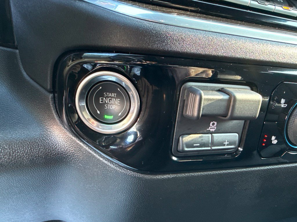 Used 2025 Chevrolet Silverado 1500 LT AWD/4WD image 34