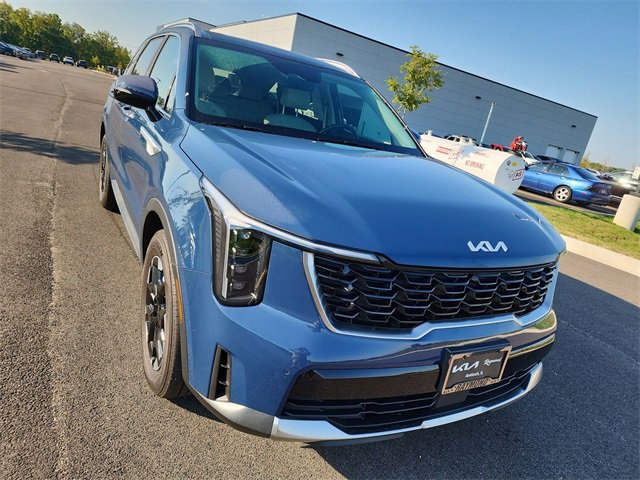 Used 2024 Kia Sorento S w/ Panoramic Sunroof Package image 2