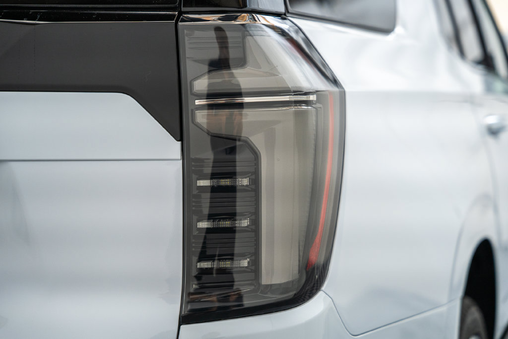 New 2026 Chevrolet Tahoe High Country AWD/4WD image 8