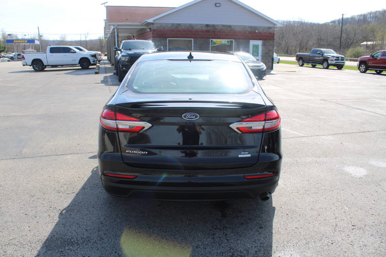 Used 2020 Ford Fusion SE w/ Equipment Group 151A image 4