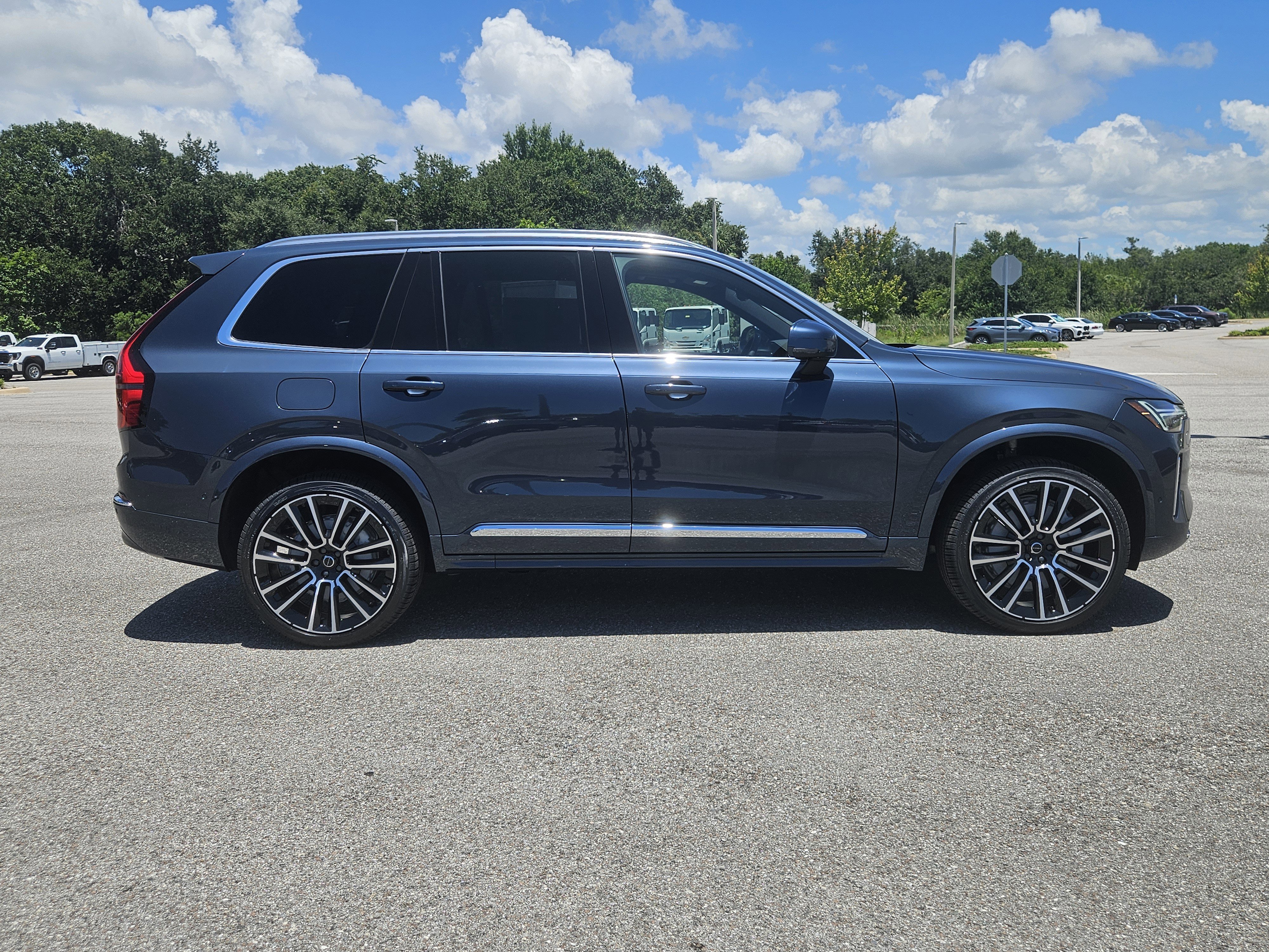 New 2026 Volvo XC90 B5 Plus image 8