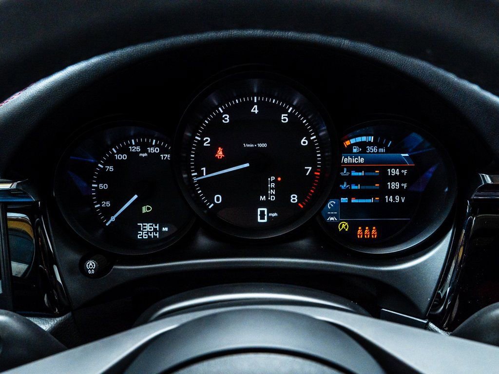 Used 2025 Porsche Macan image 15