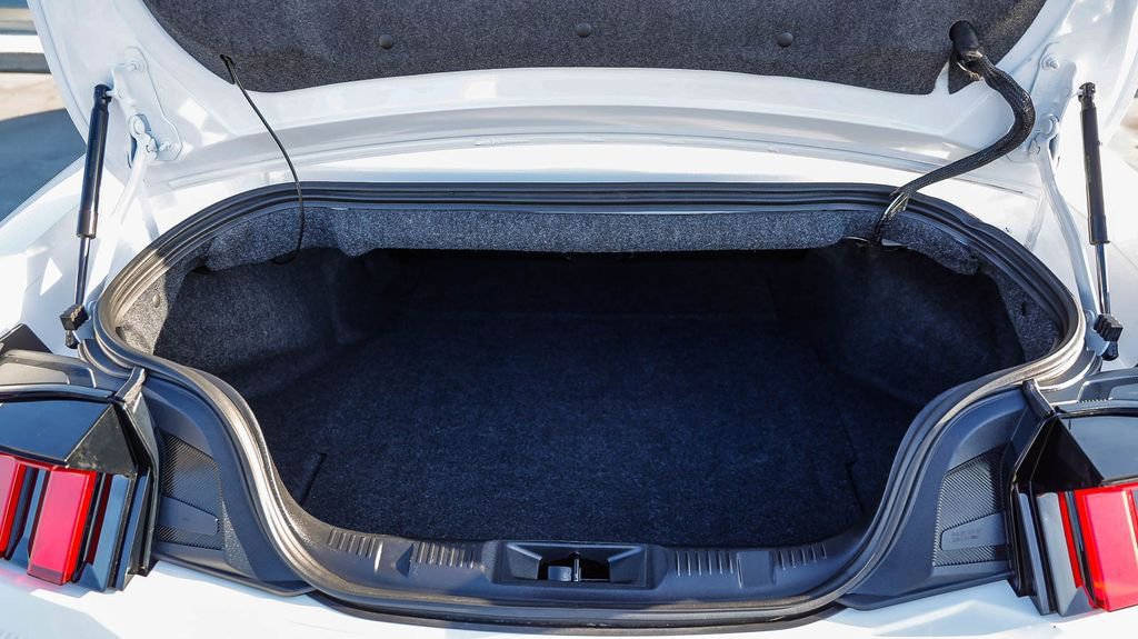 Used 2025 Ford Mustang Premium RWD image 31