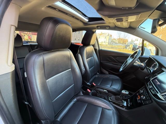 Used 2018 Buick Encore Essence w/ Experience Buick Package image 31