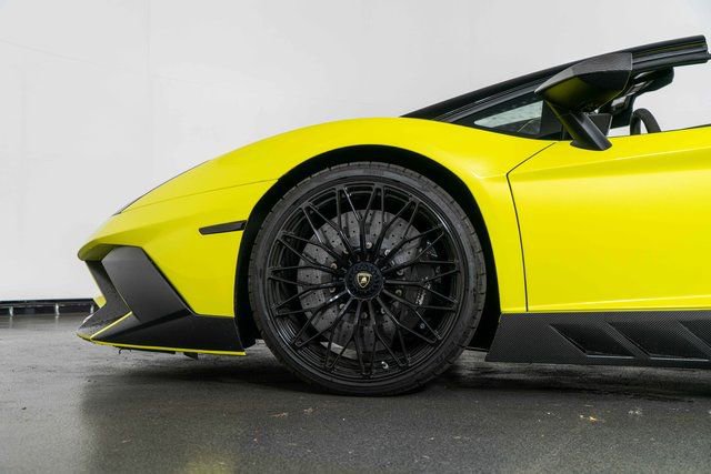Used 2017 Lamborghini Aventador LP 750-4 Superveloce image 12