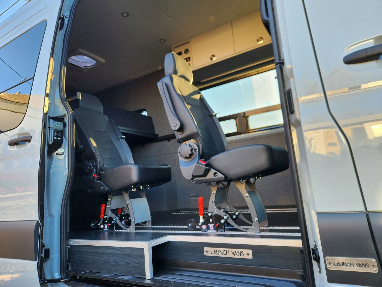 Used 2025 Mercedes-Benz Sprinter 2500 image 7