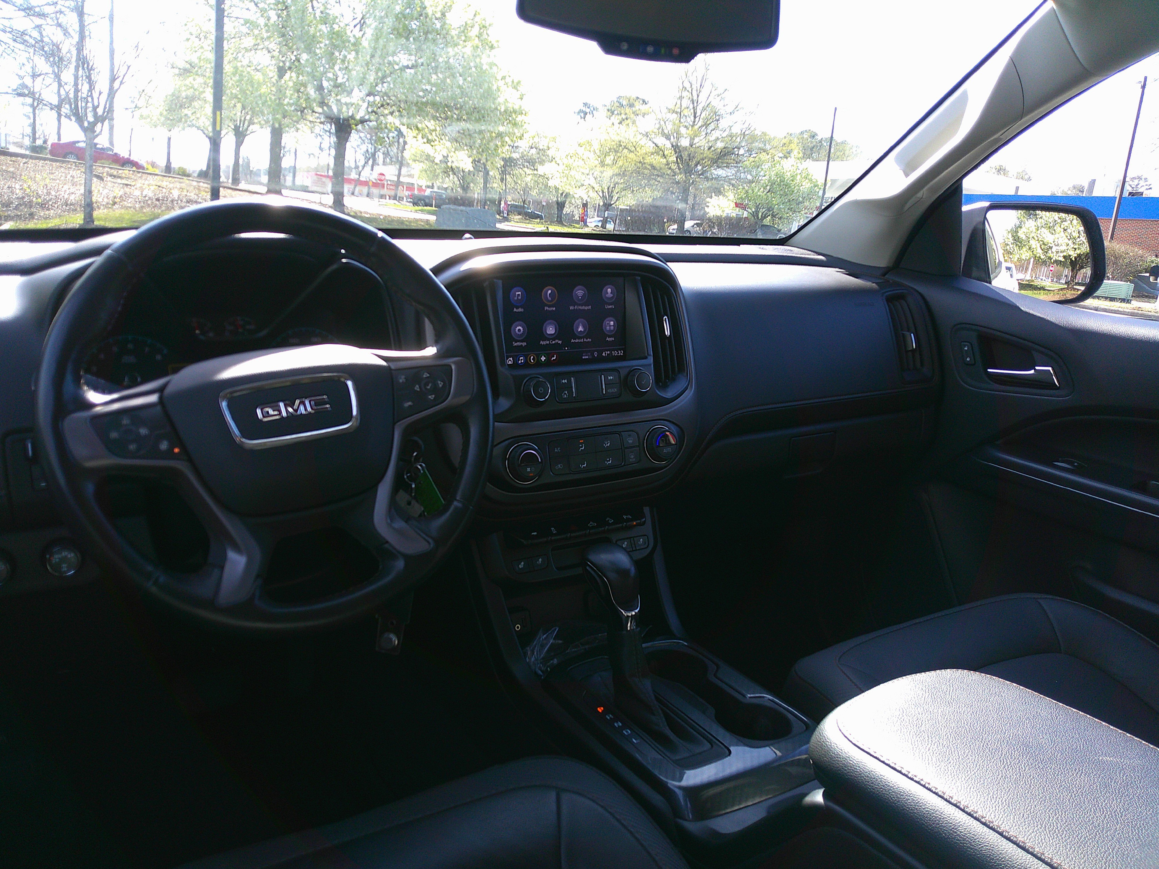 Used 2022 GMC Canyon AT4 image 30