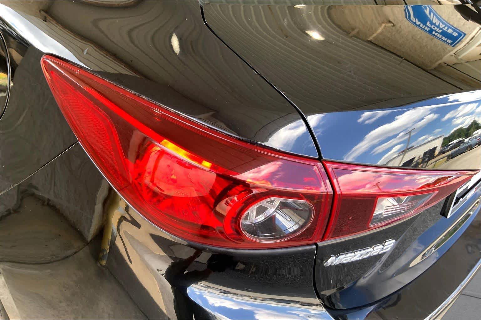 Used 2018 MAZDA MAZDA3 Sport FWD image 27