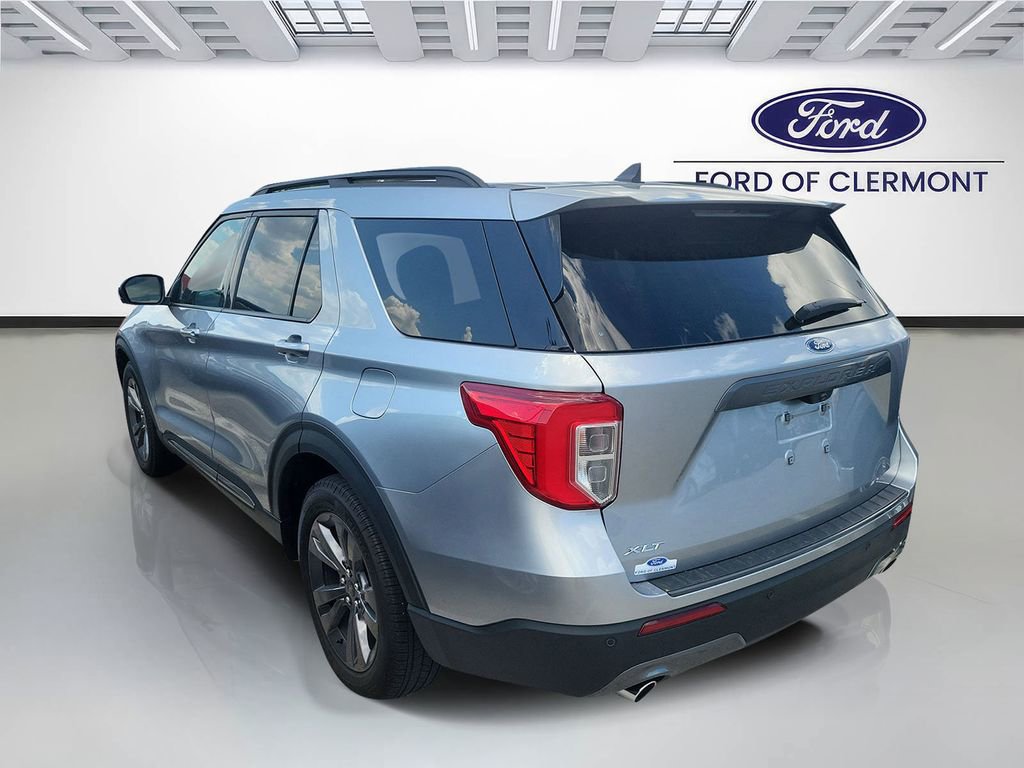 Used 2024 Ford Explorer XLT w/ Equipment Group 202A image 3