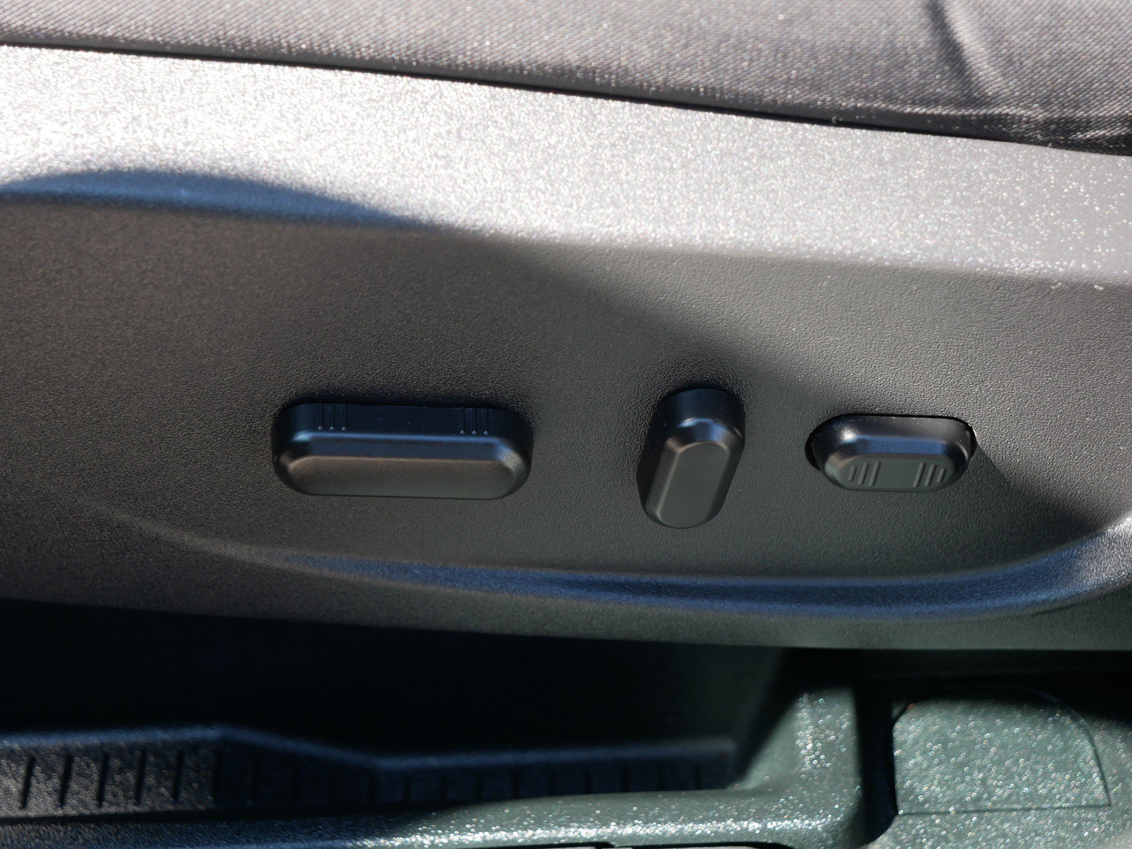 Used 2017 Ford C-MAX Energi SE w/ Equipment Group 401A image 20