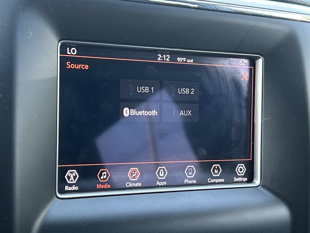 Used 2020 Jeep Grand Cherokee Laredo AWD/4WD image 29